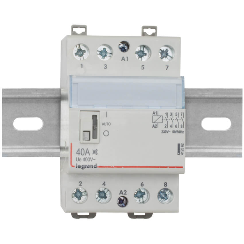 Installationsschtz, CX, 4 Schlieer, 40A, bis 26KW, mit Schalter 1-Auto-0