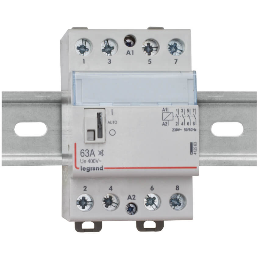 Installationsschtz, CX, 4 Schlieer, 63A, bis 40KW, mit Schalter 1-Auto-0
