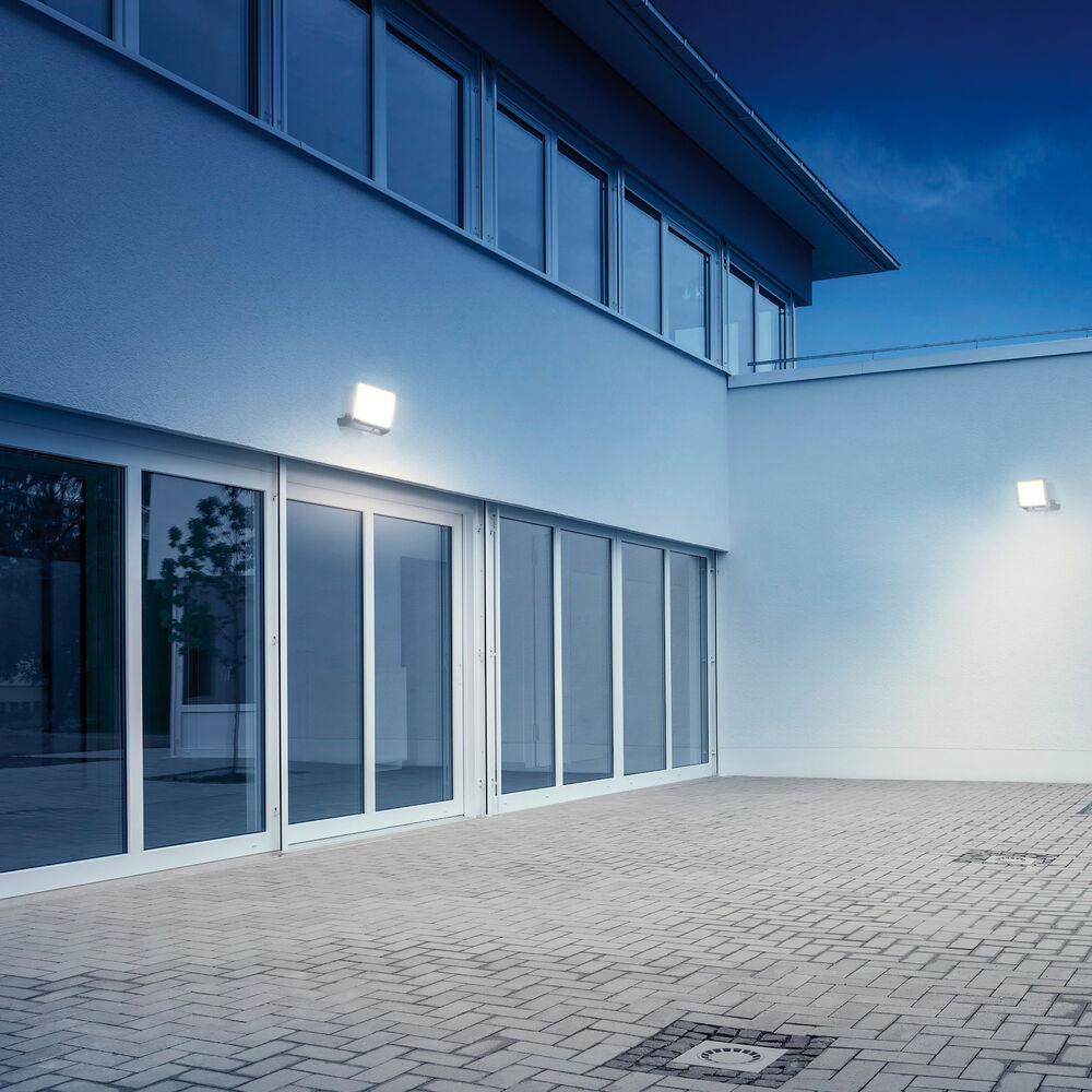 Auenstrahler, XLED PRO ONE MAX S, LED/50W, 6.100 lm, 3000K, mit IR-Sensor Bild 3