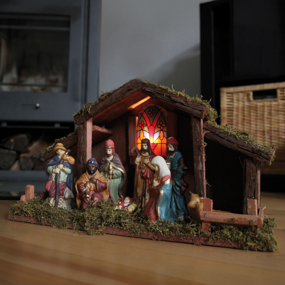 Weihnachtskrippe mit Figuren, B 390, H 220, T 145