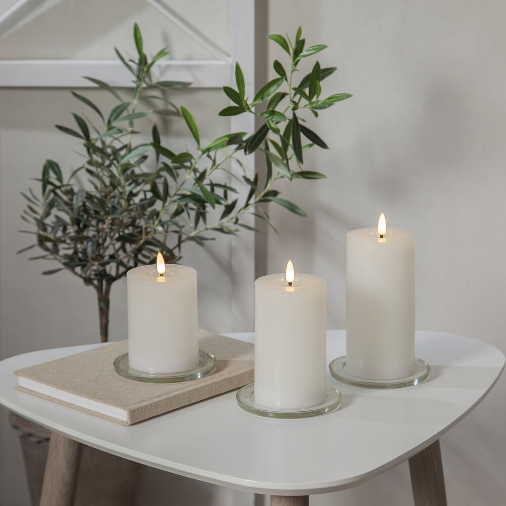 Echtwachskerze, FLAMME FLOW, 1 warmweie flackernde LED, mit Wachsspiegeloptik Bild 4