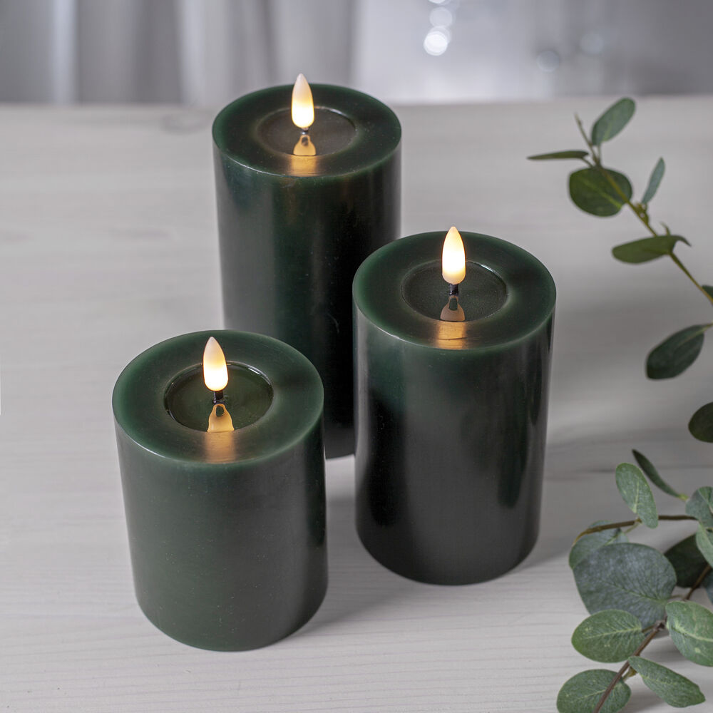 Echtwachskerze, FLAMME FLOW, 1 warmweie flackernde LED, mit Wachsspiegeloptik, dunkelgrn Bild 4