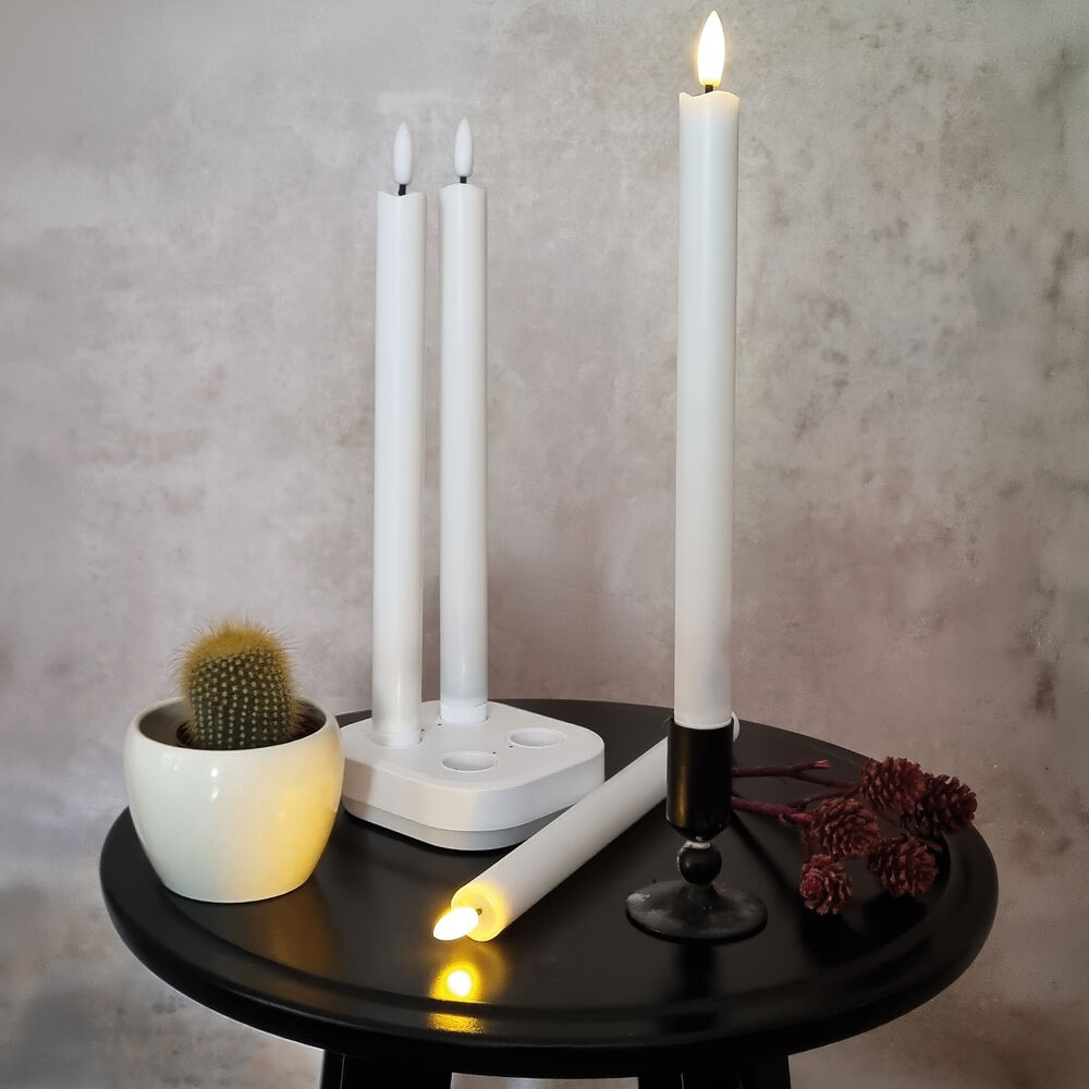 aufladbare Stabkerzen, 4er-Set, 1 warmwei�e flackernde LED, Memoryeffekt