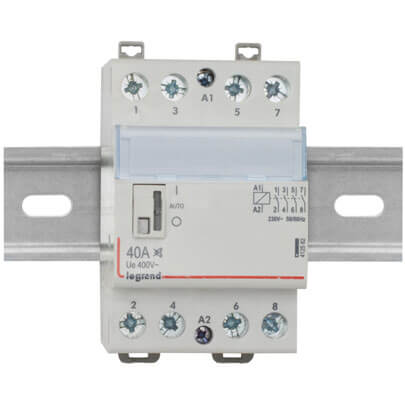 Installationsschtz, CX, 4 Schlieer, 40A, bis 26KW, mit Schalter 1-Auto-0